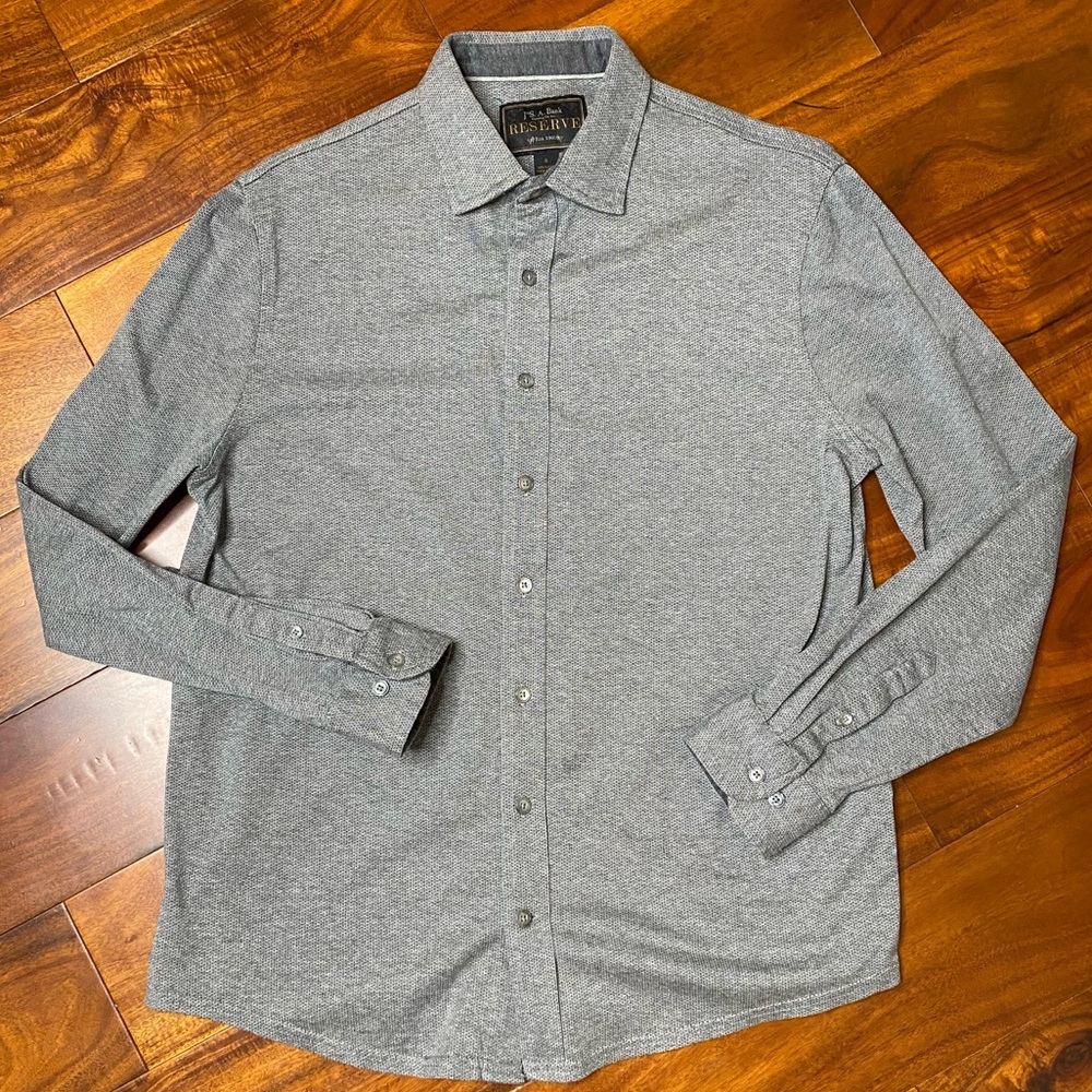 EUC Men’s Size Small, Jos A. Bank Reserve Gray Long Sleeve Button Down Shirt
